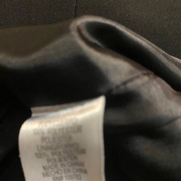 Erica Hannah Black Blazer 1 button with Satin collar and lapel, size 16 - Picture 4 of 5